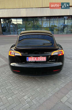 Седан Tesla Model 3 2019 в 