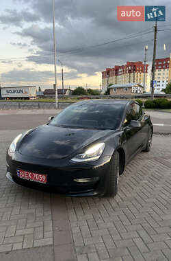 Седан Tesla Model 3 2019 в 