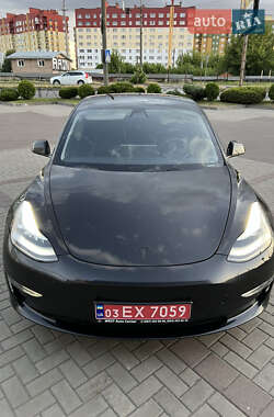 Седан Tesla Model 3 2019 в 