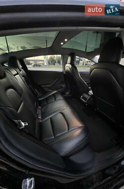 Седан Tesla Model 3 2019 в 