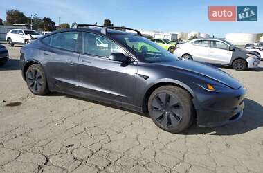 Седан Tesla Model 3 2024 в 