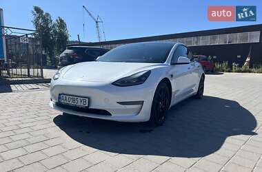 Седан Tesla Model 3 2021 в 