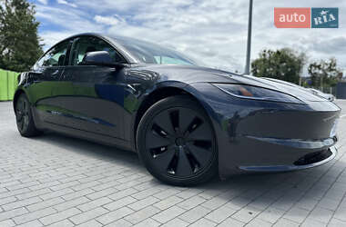 Седан Tesla Model 3 2024 в Умани
