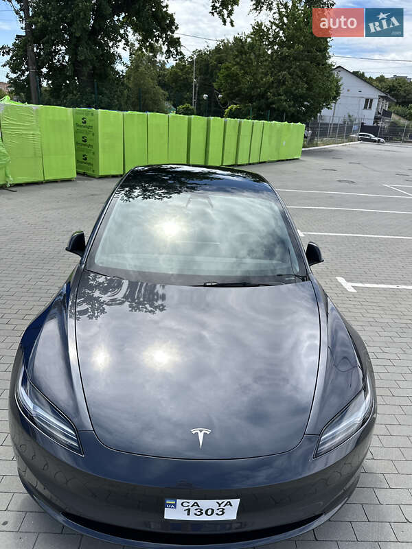 Седан Tesla Model 3 2024 в Умани