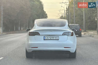 Седан Tesla Model 3 2019 в 
