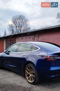 Седан Tesla Model 3 2019 в 