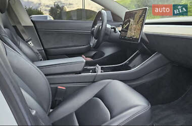 Седан Tesla Model 3 2018 в 