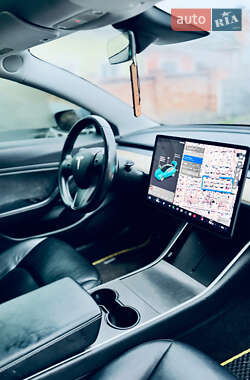 Седан Tesla Model 3 2018 в 