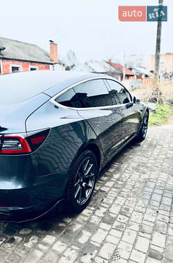 Седан Tesla Model 3 2018 в 