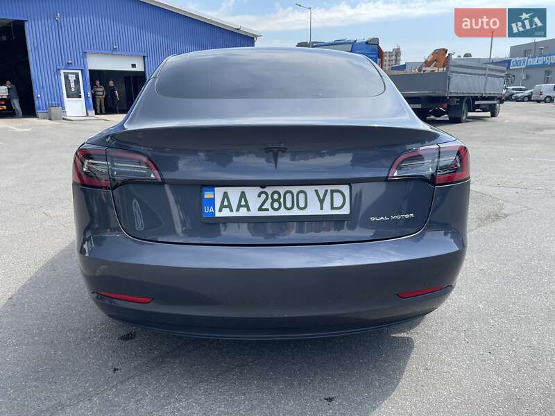 Седан Tesla Model 3 2023 в Киеве