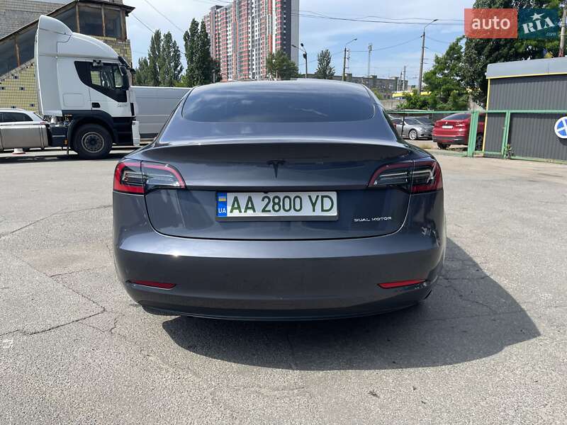 Седан Tesla Model 3 2023 в Киеве