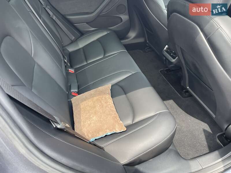 Седан Tesla Model 3 2023 в Киеве