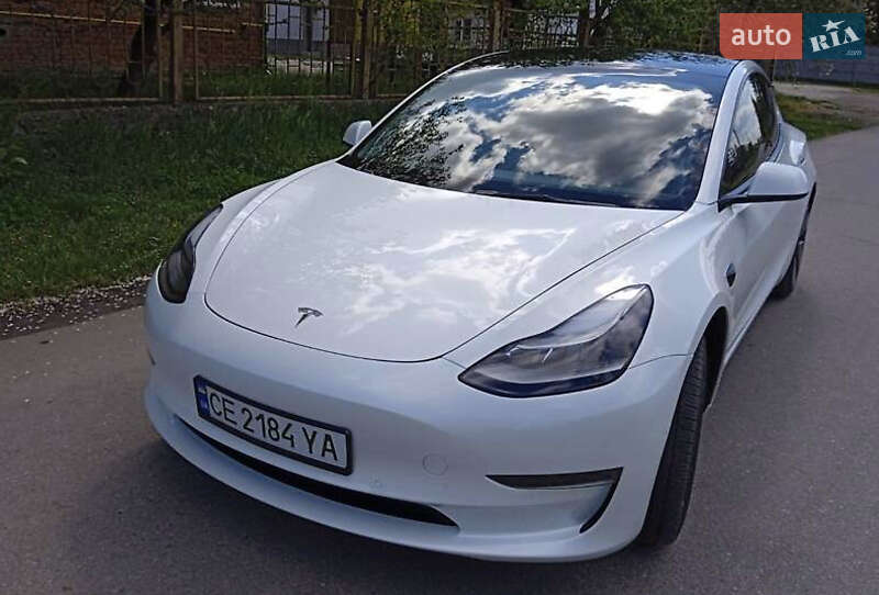 Седан Tesla Model 3 2022 в Львове