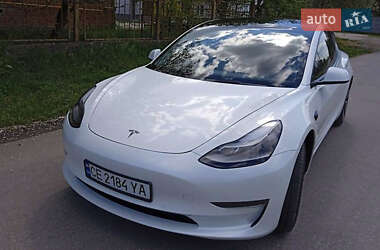 Седан Tesla Model 3 2022 в 