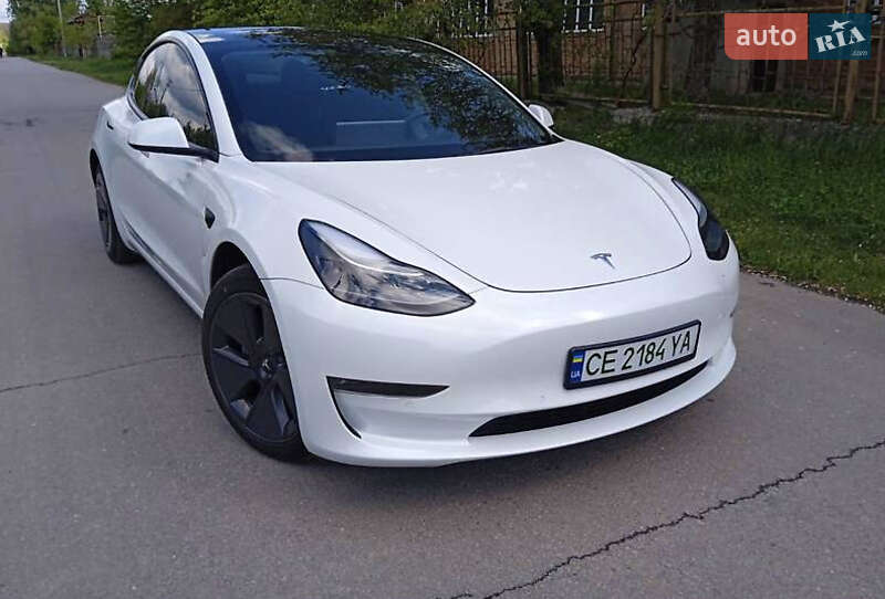 Седан Tesla Model 3 2022 в Львове