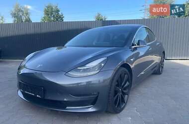 Седан Tesla Model 3 2022 в Горбовой