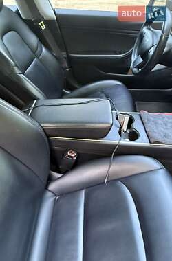Седан Tesla Model 3 2018 в 