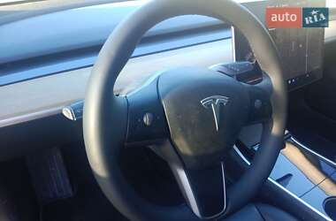 Седан Tesla Model 3 2019 в 