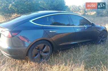 Седан Tesla Model 3 2019 в 