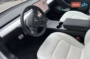 Седан Tesla Model 3 2021 в 