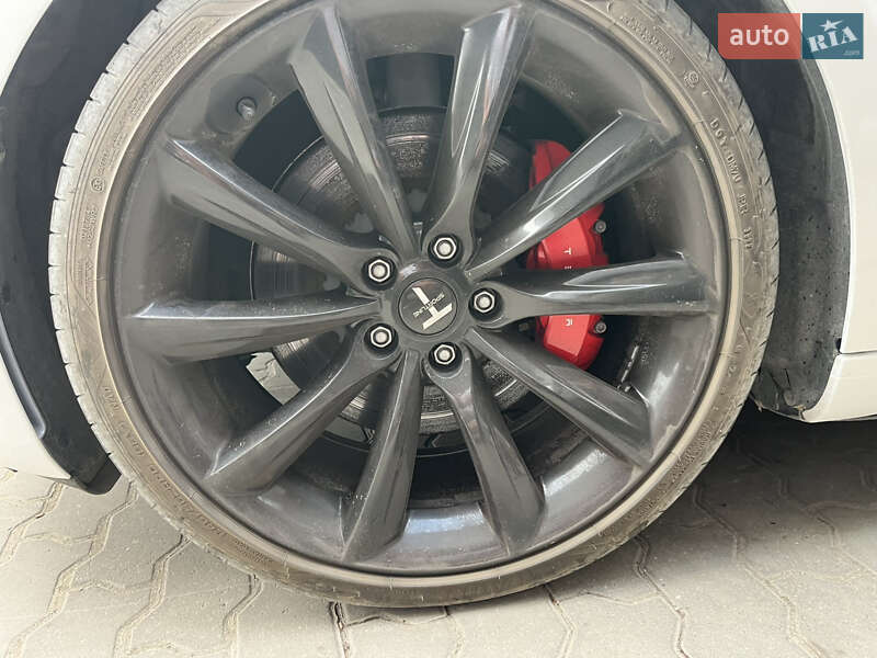 Седан Tesla Model 3 2021 в Львове