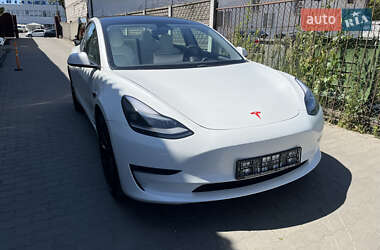 Седан Tesla Model 3 2021 в 