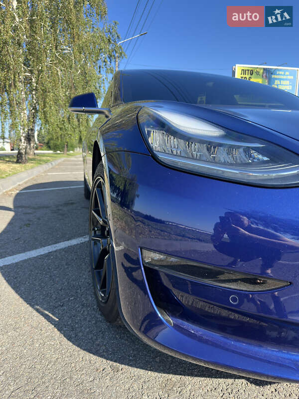 Седан Tesla Model 3 2018 в Запоріжжі