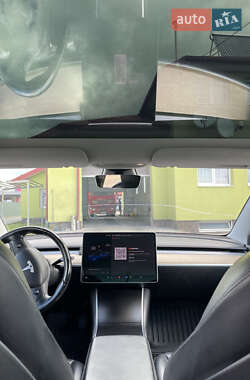Седан Tesla Model 3 2018 в 