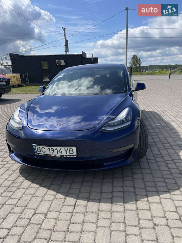 Седан Tesla Model 3 2018 в Львові
