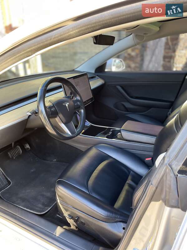 Седан Tesla Model 3 2018 в Харкові