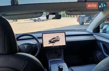 Седан Tesla Model 3 2022 в 