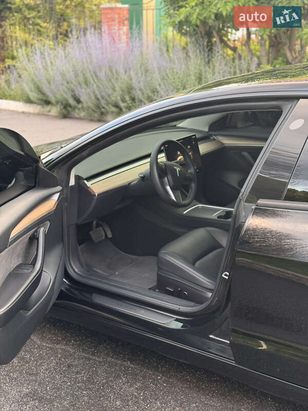Седан Tesla Model 3 2022 в Дніпрі