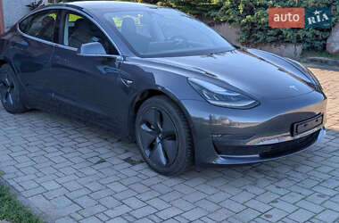 Седан Tesla Model 3 2019 в 