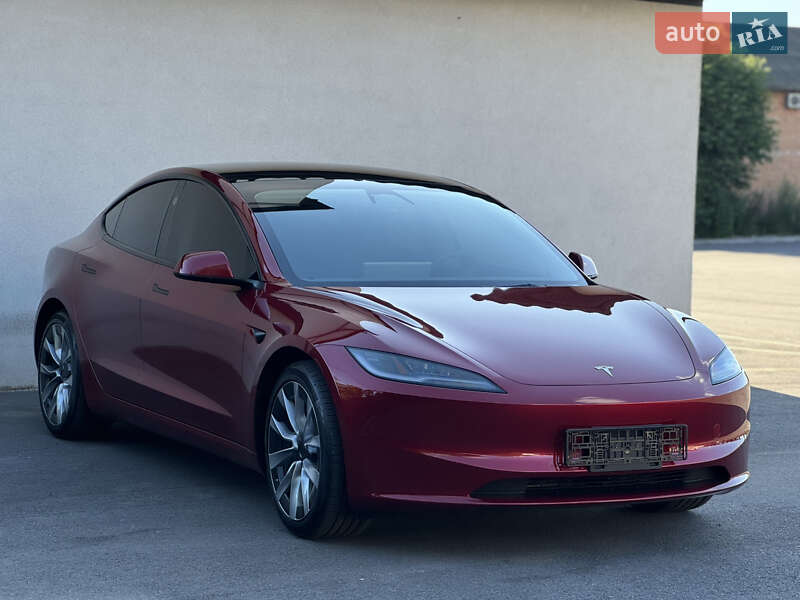 Седан Tesla Model 3 2024 в Виннице