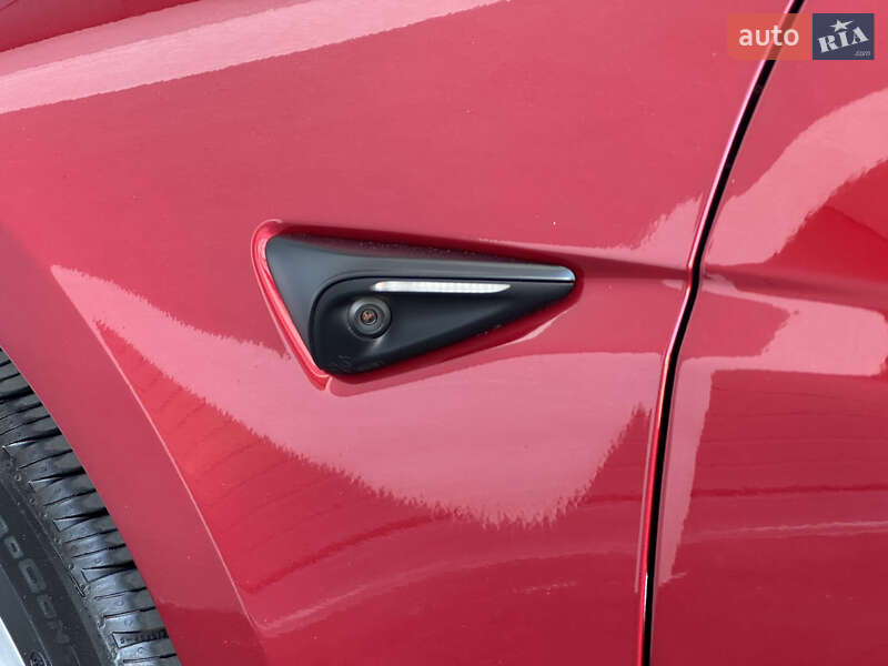 Седан Tesla Model 3 2024 в Виннице