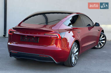 Седан Tesla Model 3 2024 в 