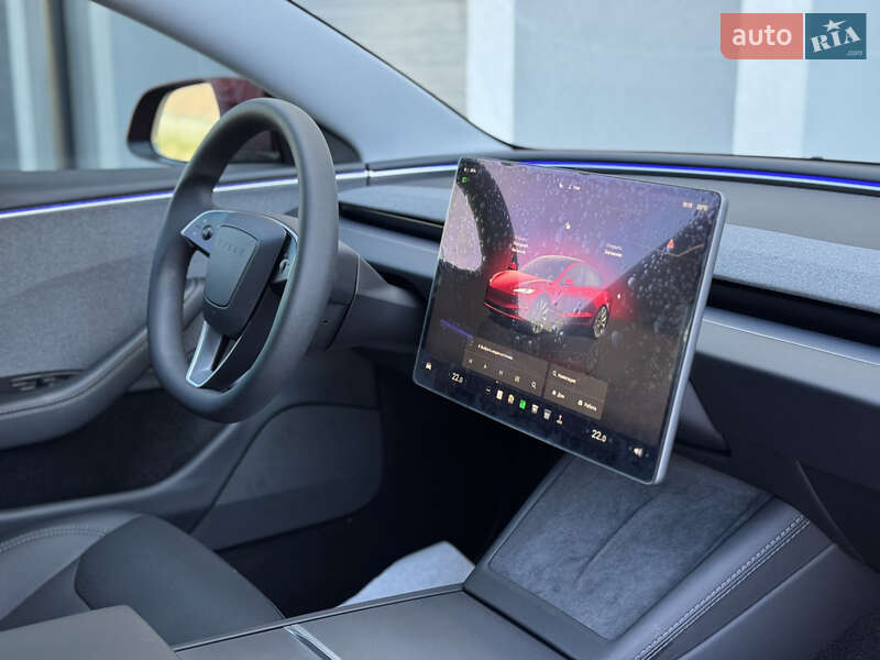 Седан Tesla Model 3 2024 в Виннице