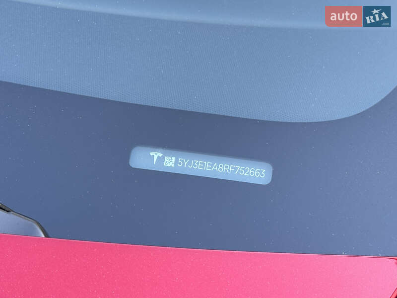 Седан Tesla Model 3 2024 в Виннице