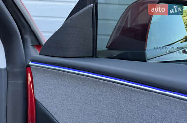 Седан Tesla Model 3 2024 в 