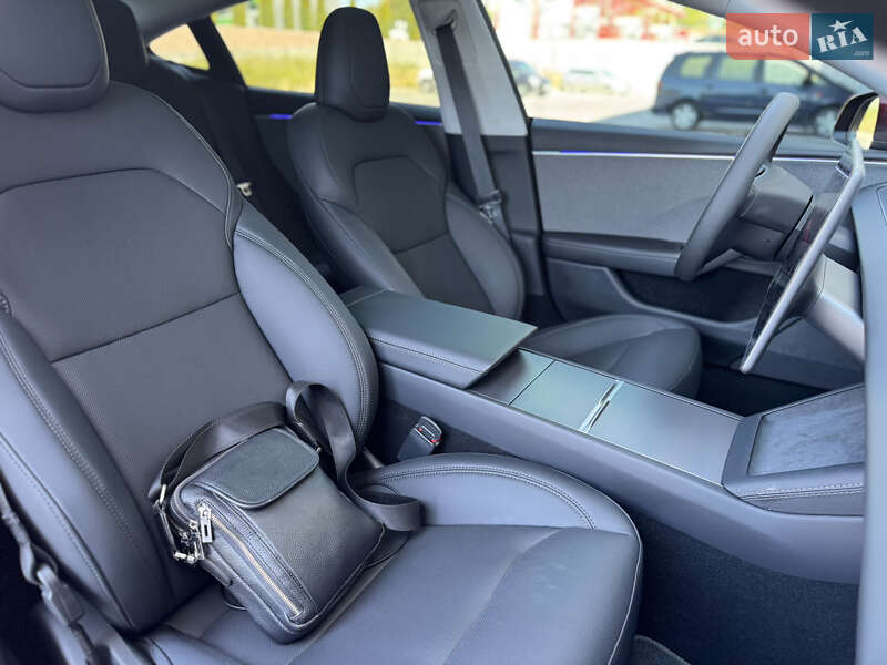 Седан Tesla Model 3 2024 в Виннице