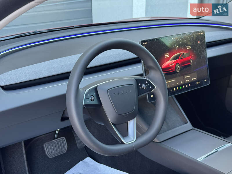 Седан Tesla Model 3 2024 в Виннице