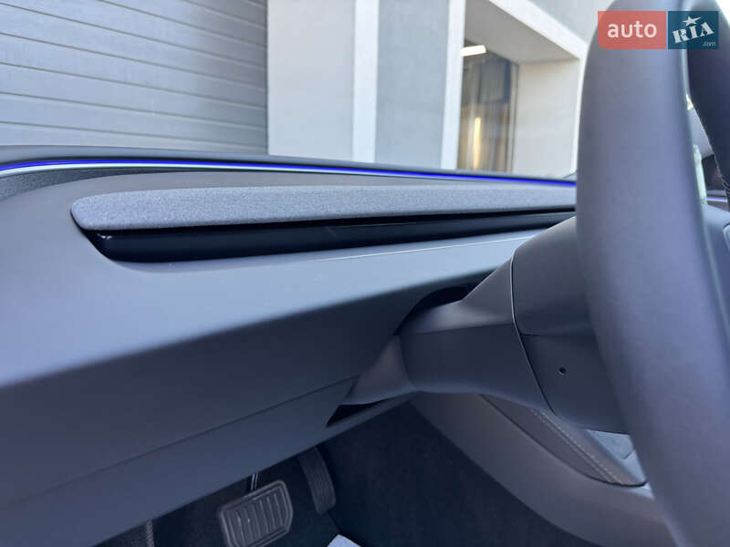Седан Tesla Model 3 2024 в Виннице