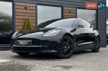 Седан Tesla Model 3 2019 в 
