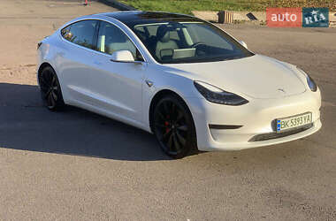 Седан Tesla Model 3 2019 в 