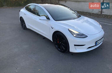 Седан Tesla Model 3 2019 в 