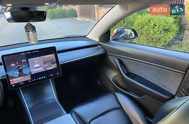 Седан Tesla Model 3 2019 в 