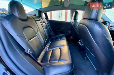Седан Tesla Model 3 2019 в 