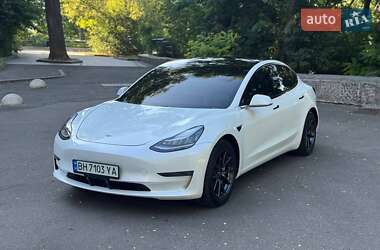 Седан Tesla Model 3 2019 в 