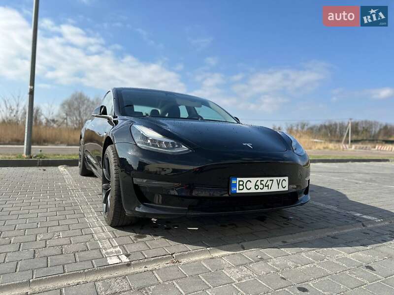 Седан Tesla Model 3 2019 в Львове