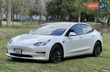 Седан Tesla Model 3 2023 в 